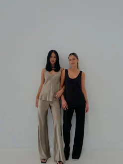 Scoop Neck Tank - Black