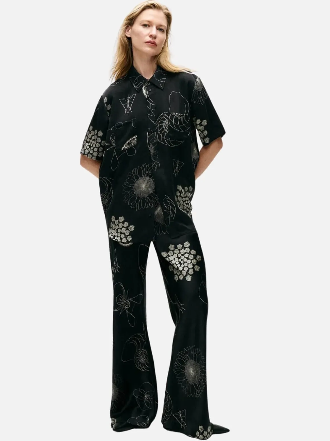 Short Sleeve Boyfriend Shirt Fibonacci - Black